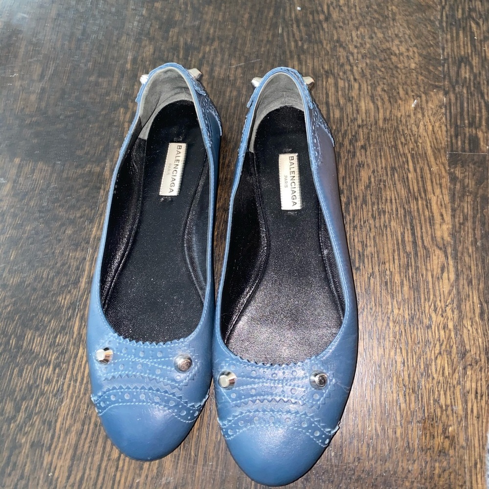 Ballet flats